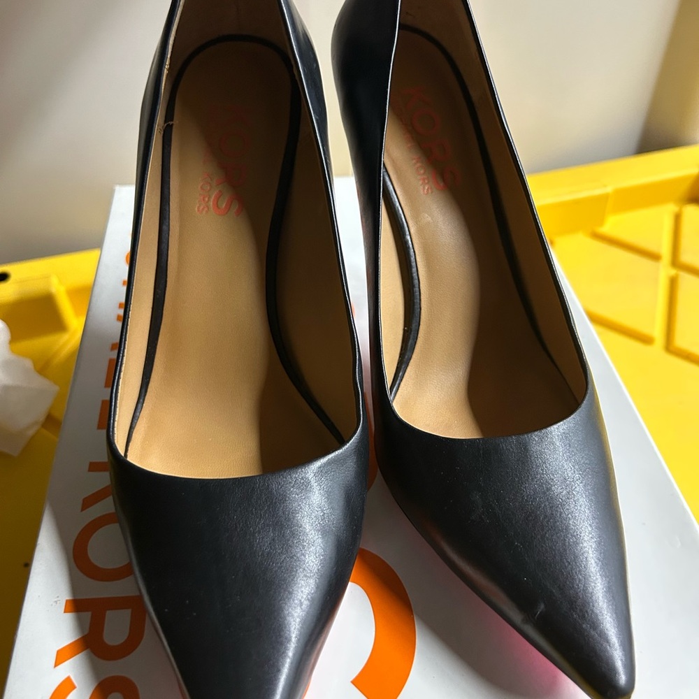 Michael Kors Black Leather Heels women’s size 8.5